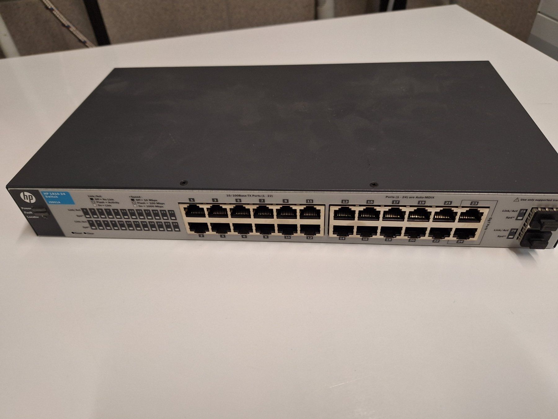 Hewlett Packard Hub & Switch: HP Switch Modell J9801A – Usato da Untervaz venduto da Zollhaus1