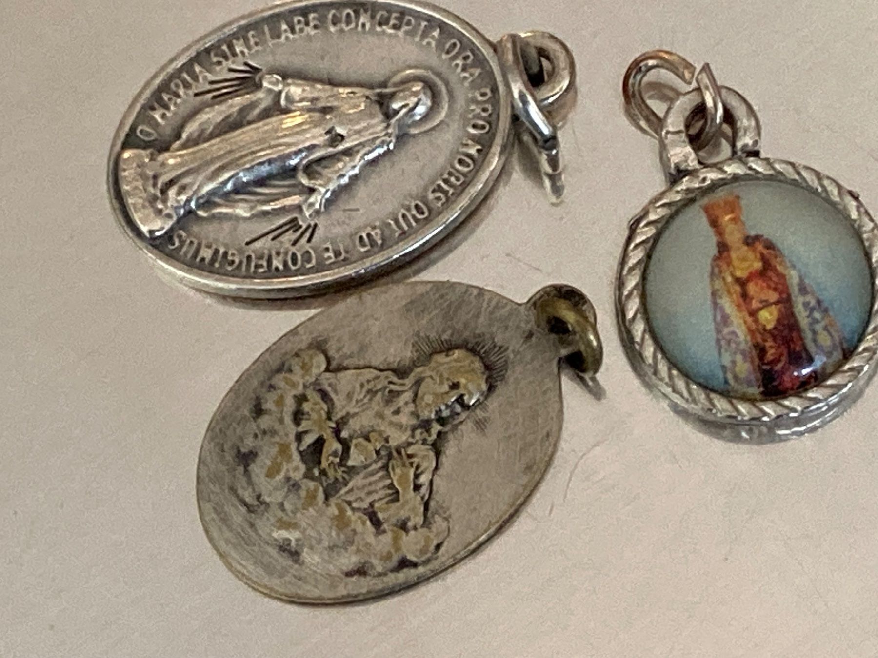 Altri gioielli: Amulette religieuse – Usato da Marly venduto da Antigona71 8