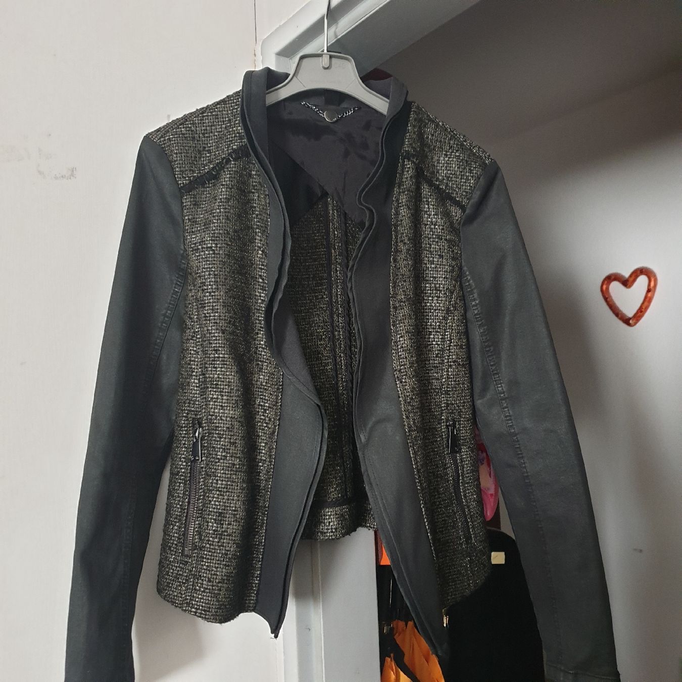 Marc Cain Giacche: Marc Cain schöne Jacke Gr. 2 – Nuovo (secondo la descrizione) da Frenkendorf venduto da Moon111