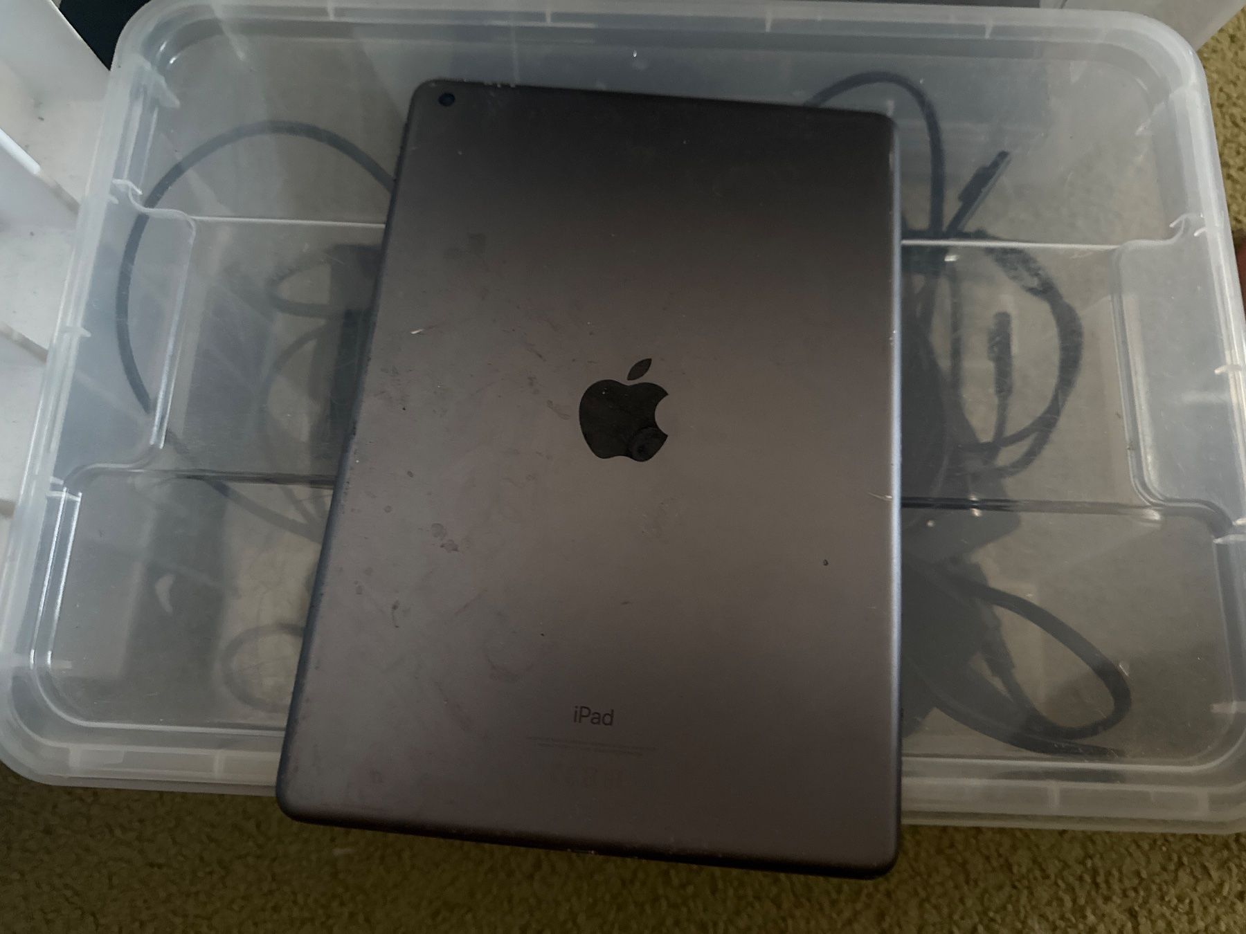 Apple Tablet PC: Ipad 7. Generation - A2197 - ungeprüft – Defekt aus Olten von HoYa01