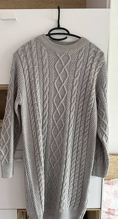 graues Winterkleid