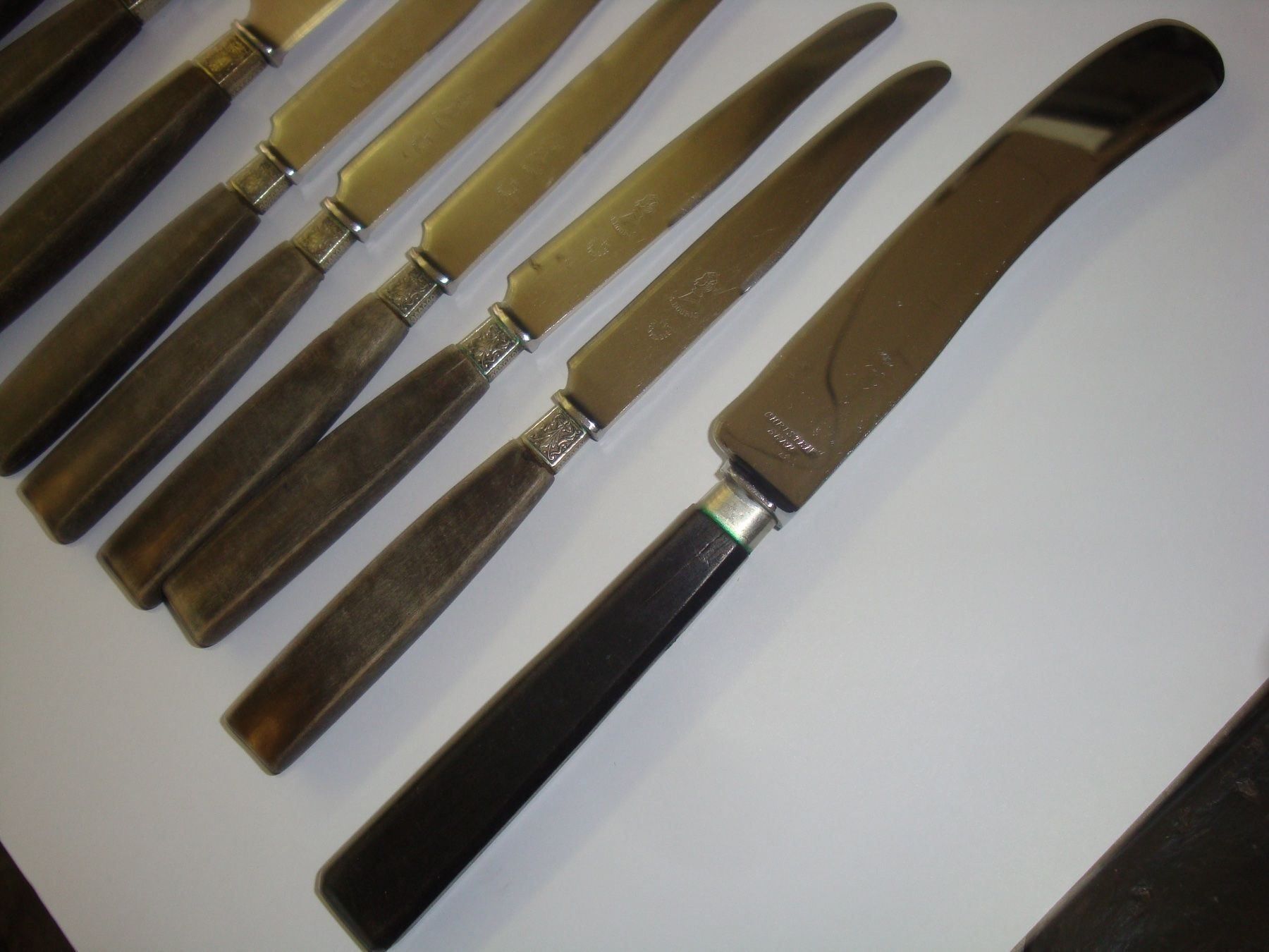 Set di posate: Konvolut 3 Essmesser, 5 Dessertmesser – Usato da häusernmoos venduto da buc_8ftk 4