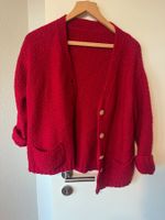 Warme rote Strickjacke / Cardigan