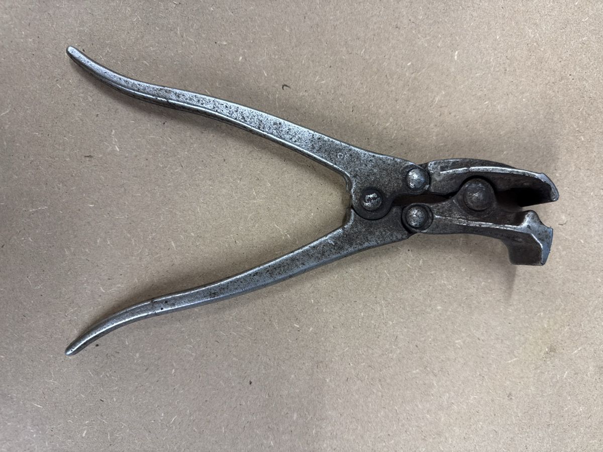 Tous les outils: Beisszange Metall – D'occasion à Meienberg par sony252 1
