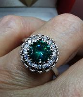 Bague avec zircons