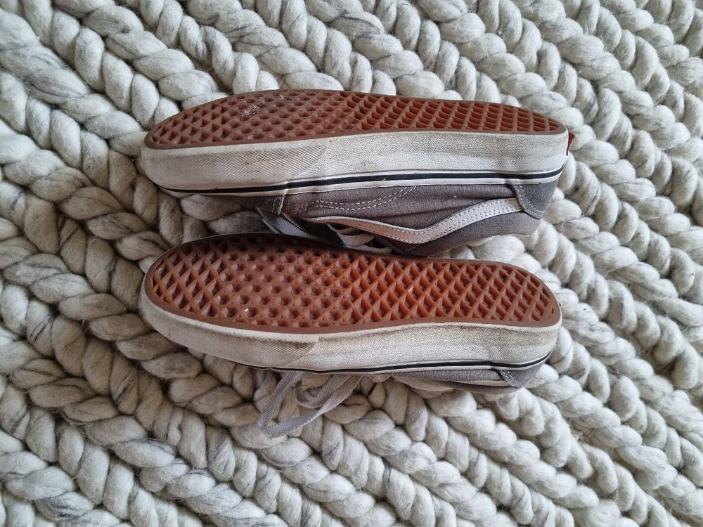 Vans Scarpe da uomo: Vans Old Skool Sneaker, Graue Schuhe, Grösse 37 – Usato da Brütten venduto da rahii_ 3