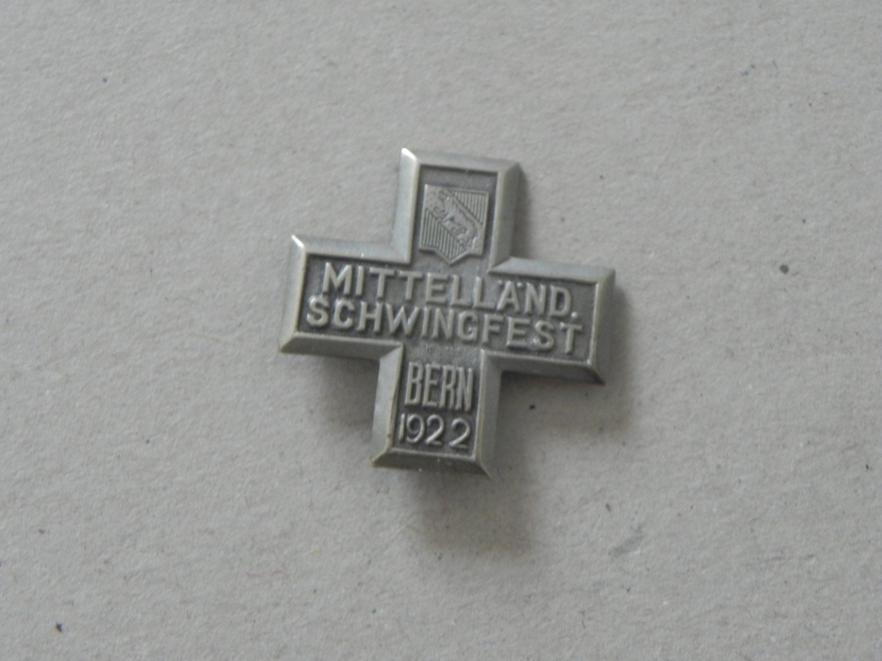 Plaketten & Abzeichen: Abzeichen Mittelland Schwingfest Schwingen Bern  BE 1922 – Gebraucht aus Siebnen von krimsie
