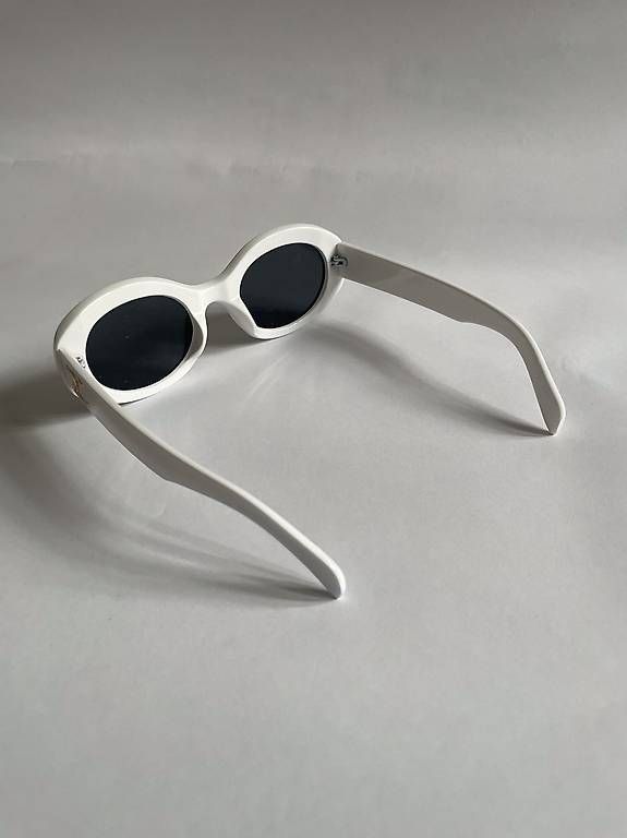 Lunettes & Verres: Sonnenbrille weiss – Neuf (Voir description) à Basel par helger 2
