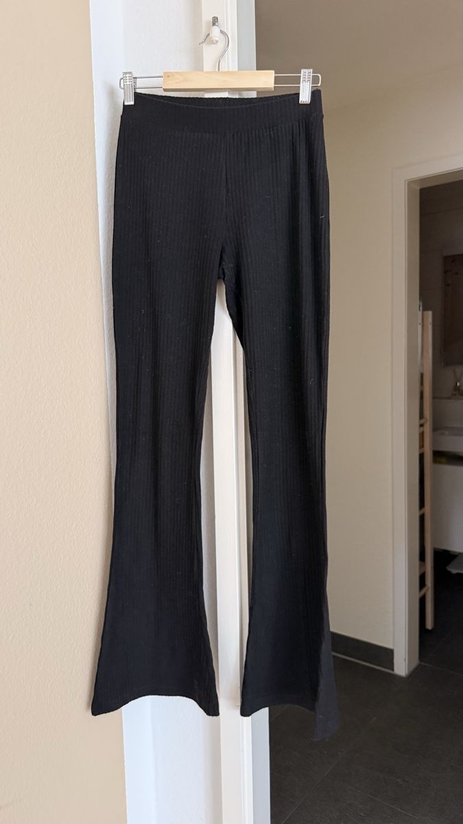 Hosen: Hose schwarz, Grösse S – Neu (gemäss Beschreibung) aus Thun von tat_wg9t