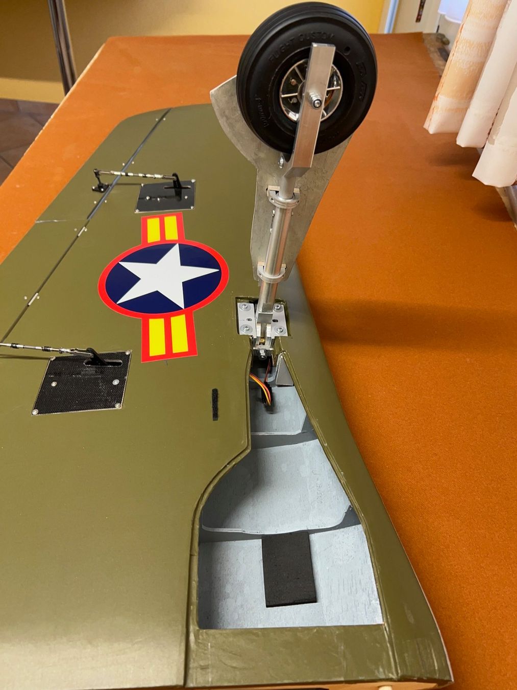 Modellismo RC: VQ Rare Bear mit Einziehfahrwerk – Nuovo (secondo la descrizione) da Rickenbach b. Wil venduto da Maulem7 7