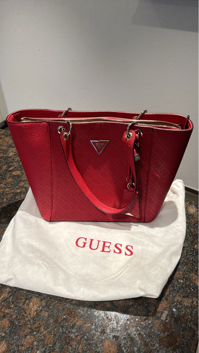 Guess Taschen für Damen: Guess - Rote Handtasche – Neu (gemäss Beschreibung) aus Eschenbach SG von Patrick.original