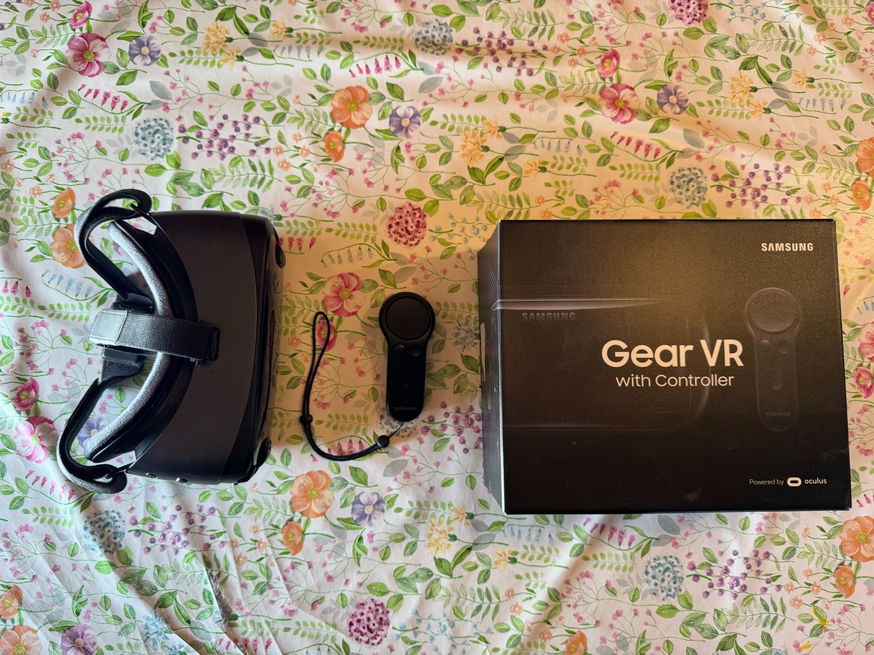 Samsung VR Brille: Samsung Gear VR (mit Controller) – Gebraucht aus Giswil von michivonah