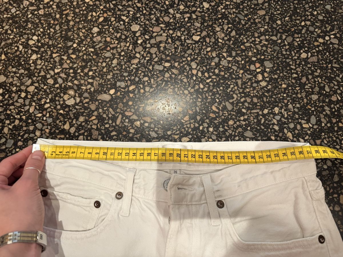 Agolde Jeans: Agolde white jeans size 26 – D'occasion à Zürich par gva_r9gs 3
