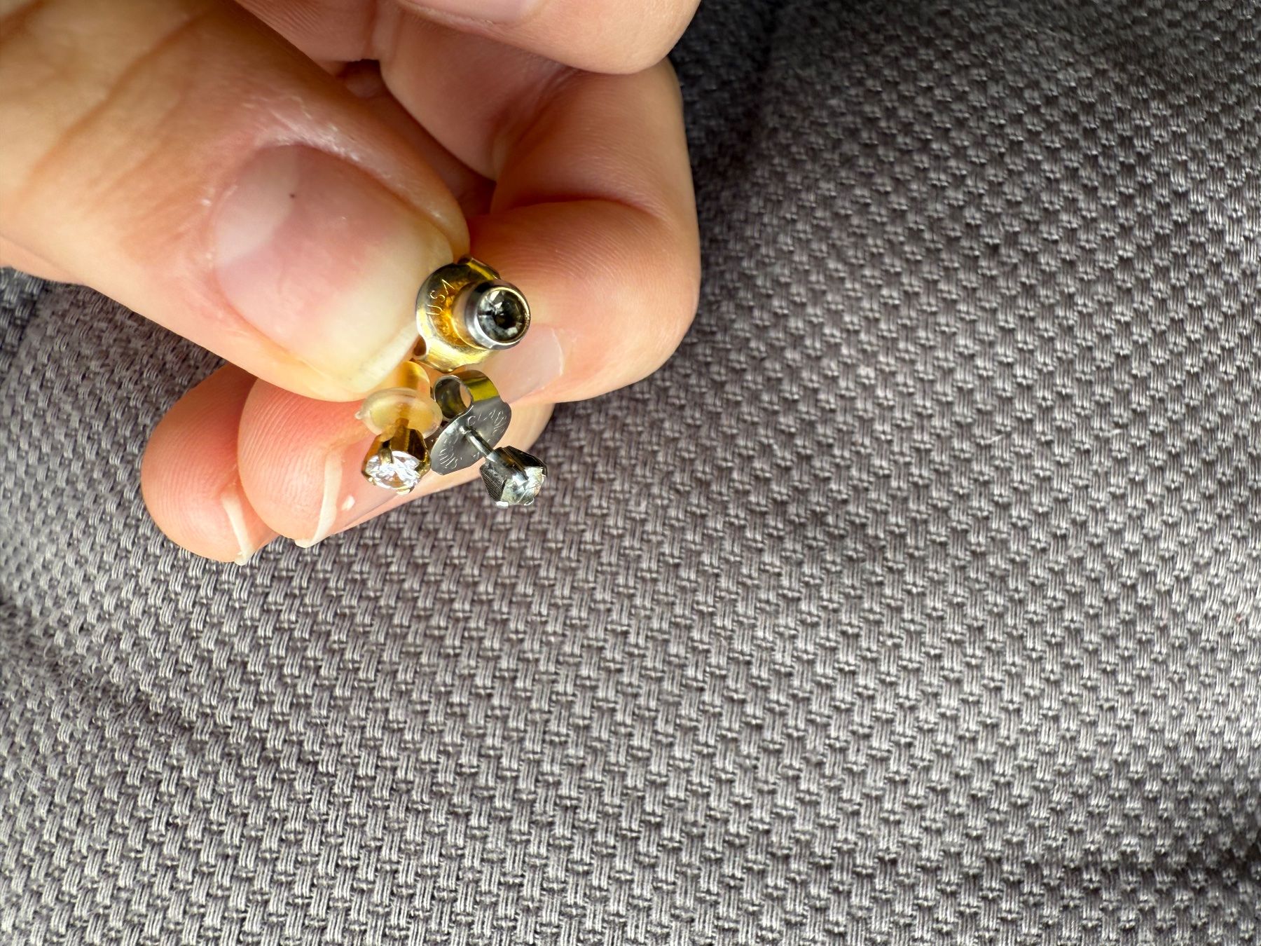 Ohrringe & -stecker: Klassische Ohrstecker Ohne Paar – Defekt aus Riehen von edu_92w7 1