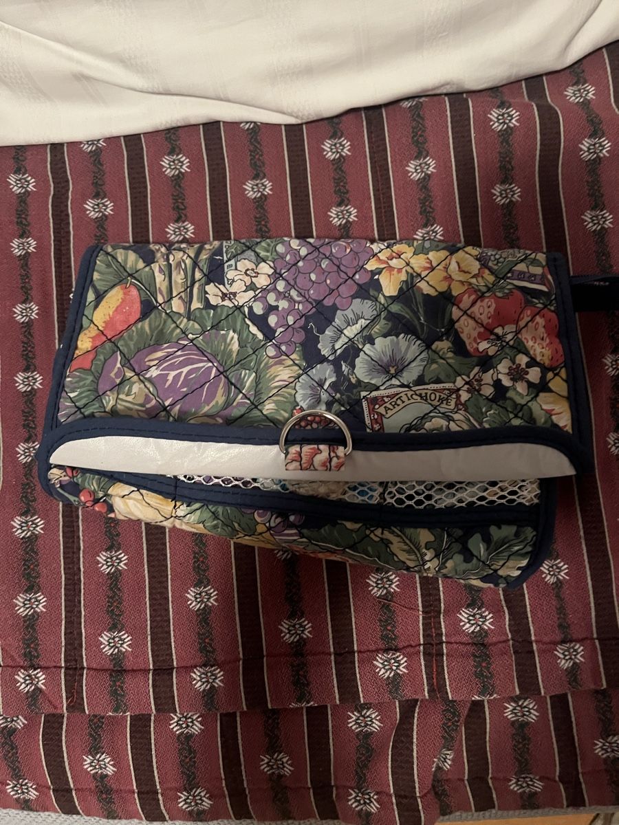 Taschen für Damen: Neccesaire mit Tasche – Gebraucht aus Zufikon von gia_ld5b