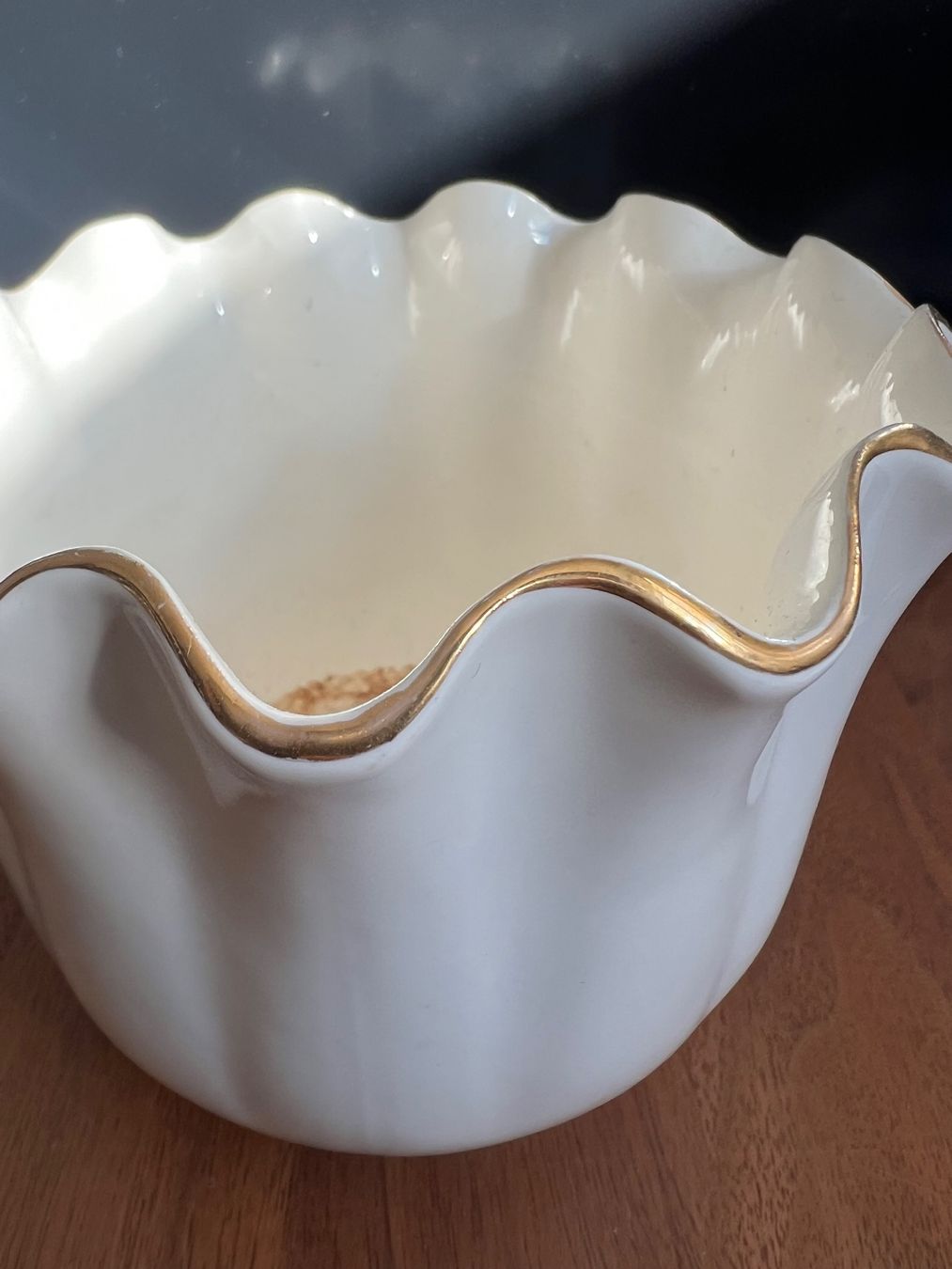 Vasi per fiori: Blumentopf Weiss mit Goldrand Vintage – Usato da Jona venduto da Sariksa 5