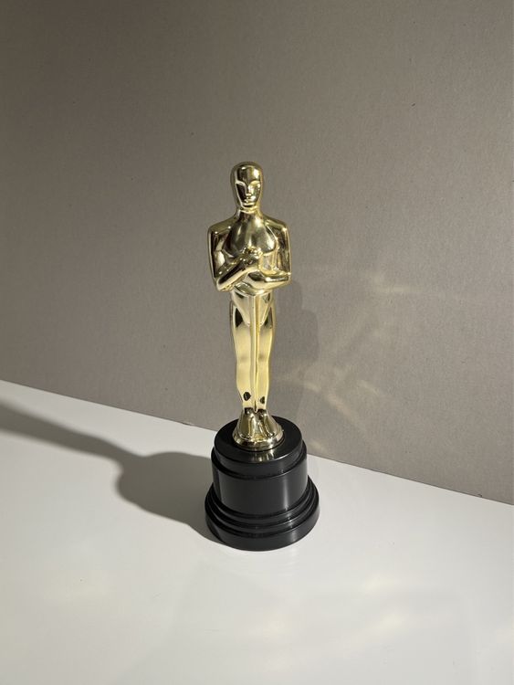 OscarStatue Oscar Auszeichnung Oscar Trophäe Kaufen auf Ricardo