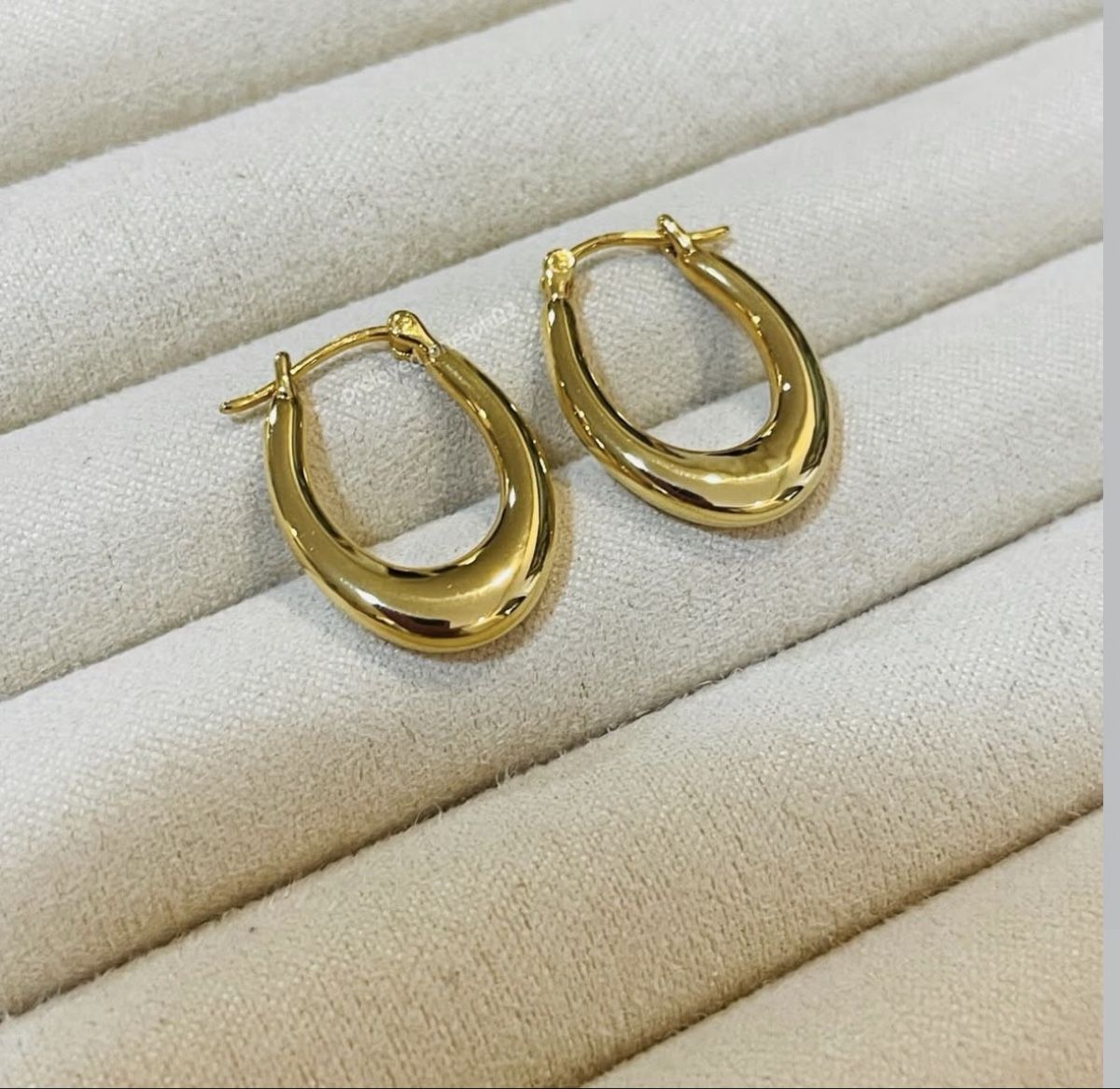 Boucles d'oreille: 750 Yellow Gold Loop Earrings – Neuf (Voir description) à St.Josefen par lop_lh8d