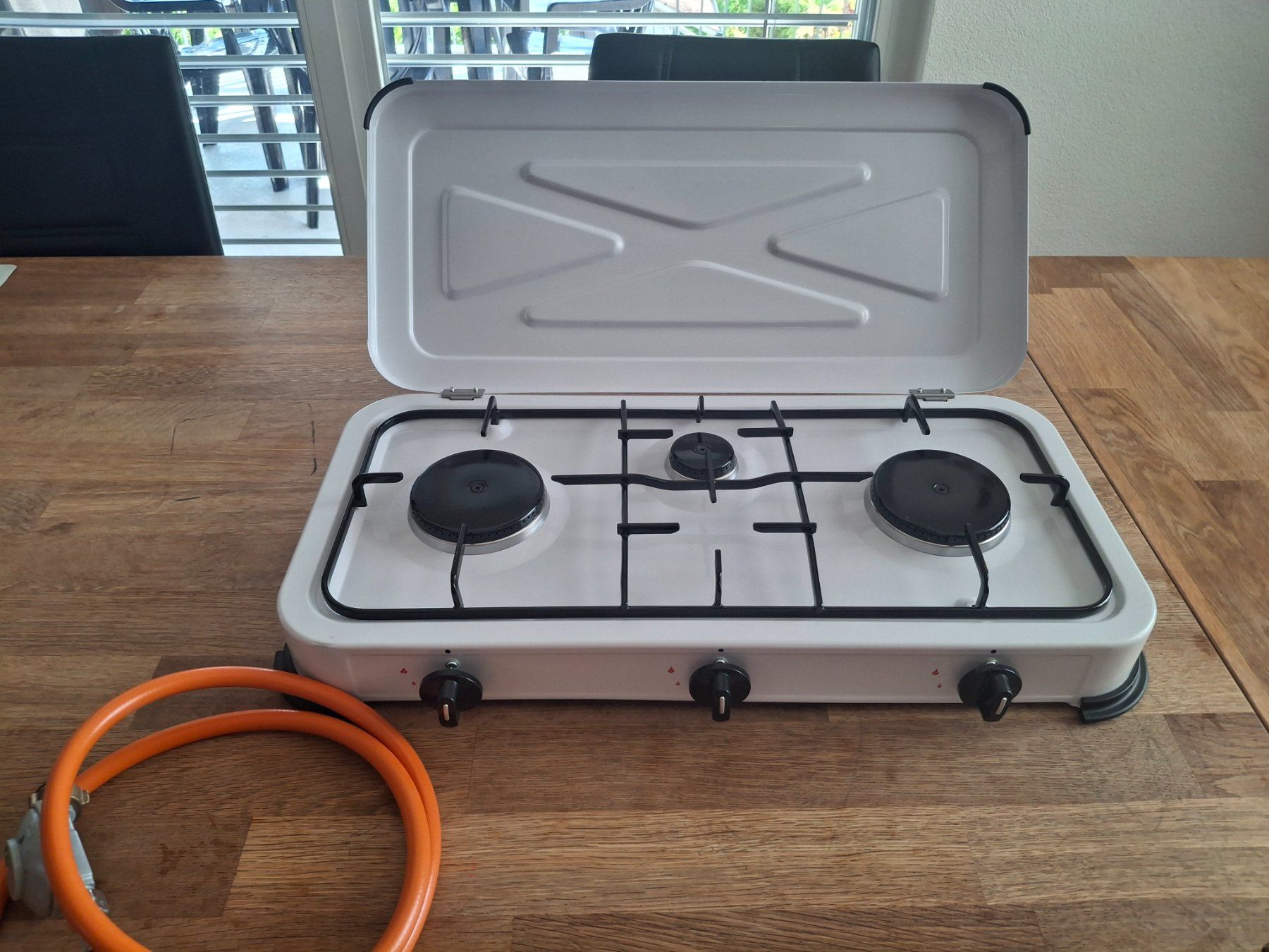 Cucine: Camping Kocher weiss mit Schlauch – Usato da Ersigen venduto da ibe_yvw5