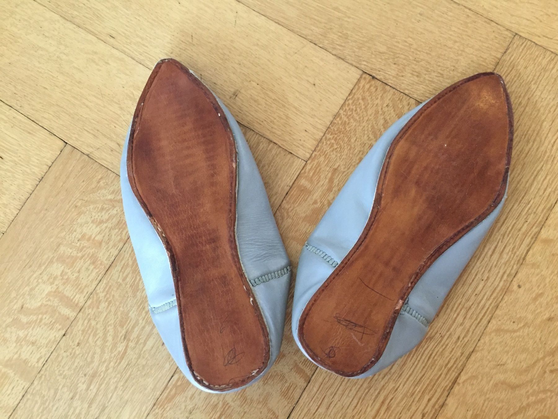 Scarpe da donna: Echtleder Schuhe hellgrau NEU! Gr 36 – Nuovo (secondo la descrizione) da Bern venduto da Etzy 1
