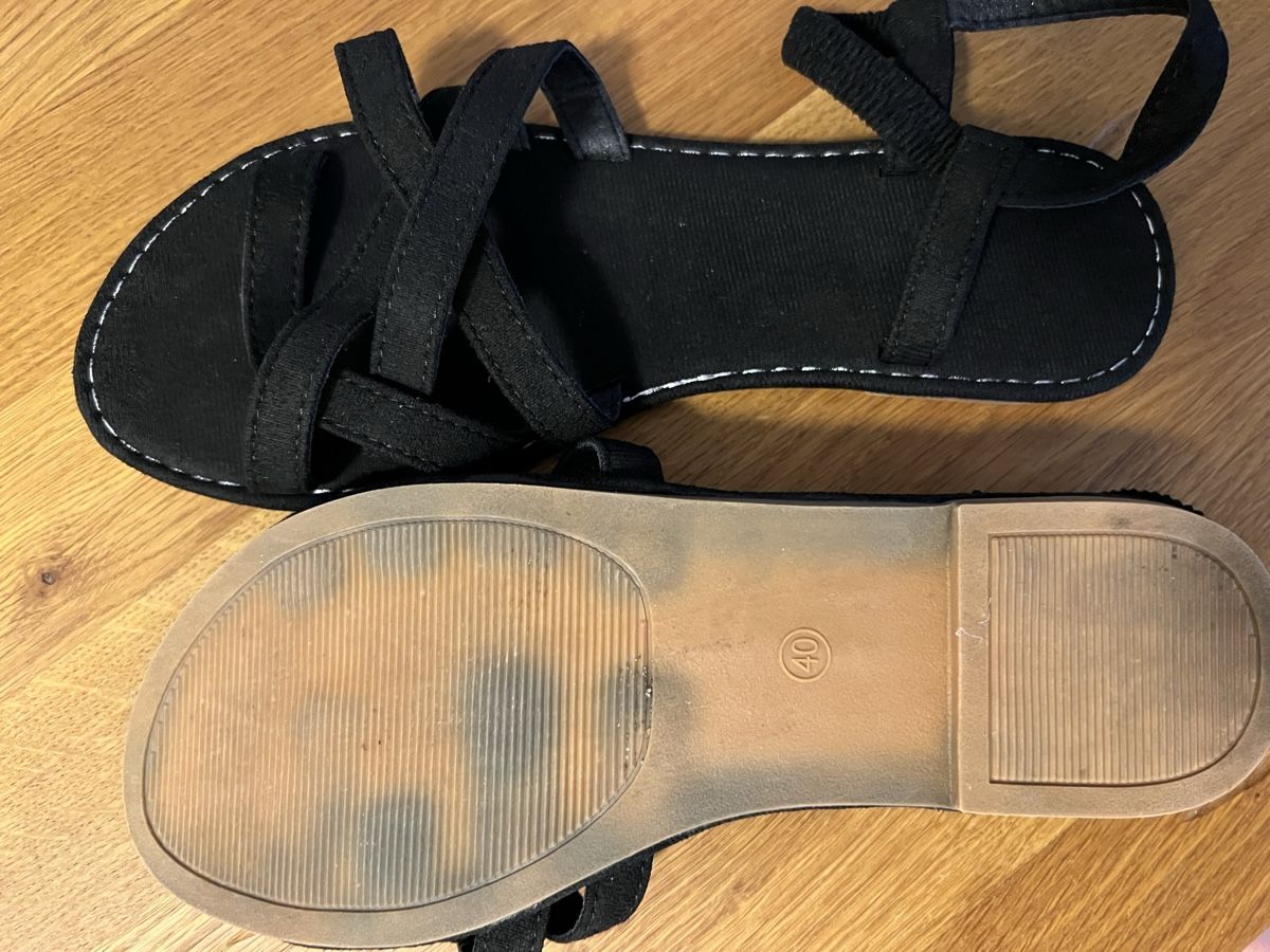 Scarpe da donna: Sandalen schwarz Grösse 40 neuwertig – Nuovo (secondo la descrizione) da Chur venduto da ZATO 2