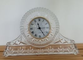 Tischuhr Kristall Quartz Glas römische Ziffern