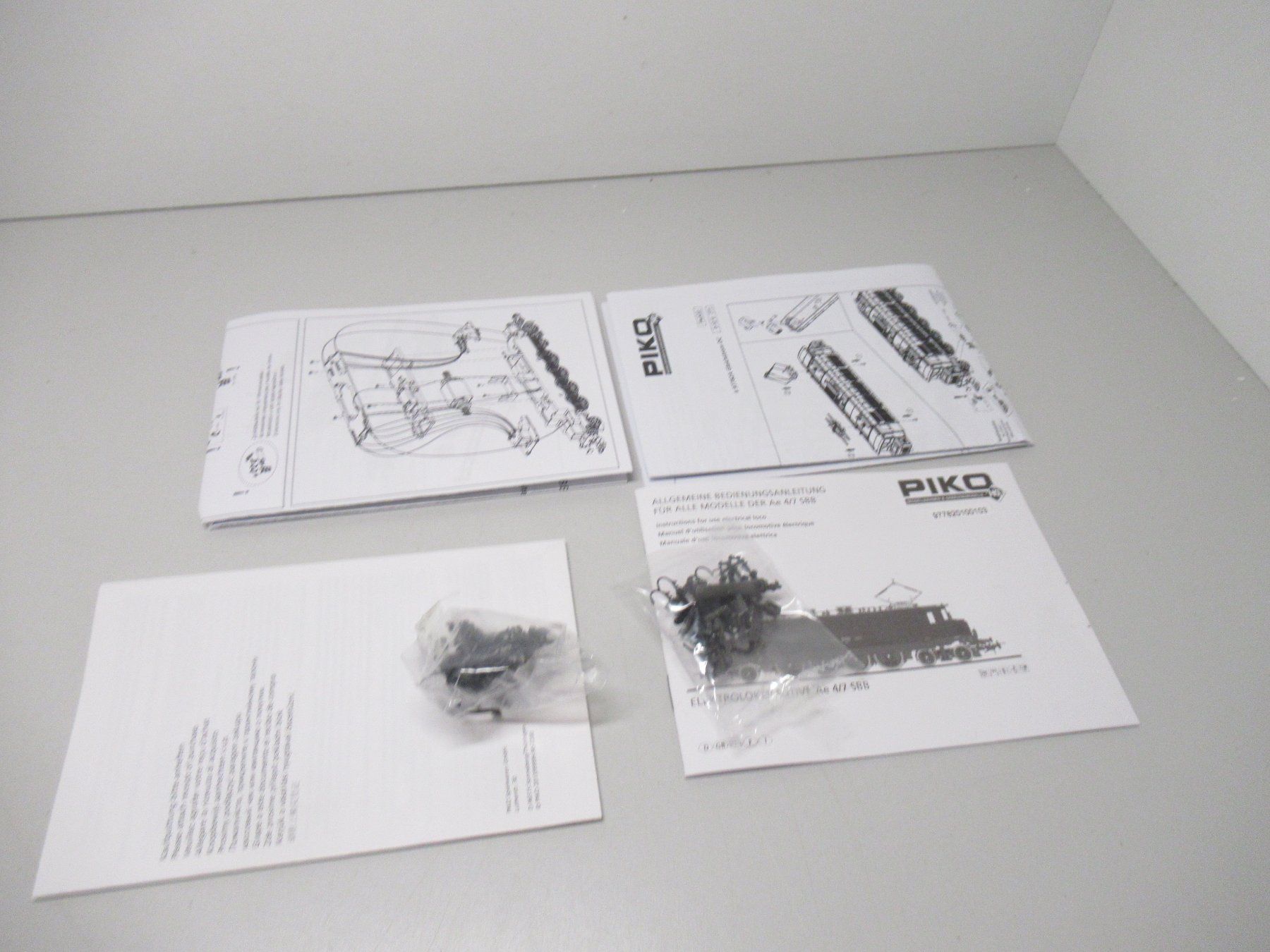Piko Modellini di ferrovie: Piko 97782 Doppelpackung E-Loks Ae 4/7 SBB CFF FFS Digital – Usato da Basel venduto da mhmarken 6