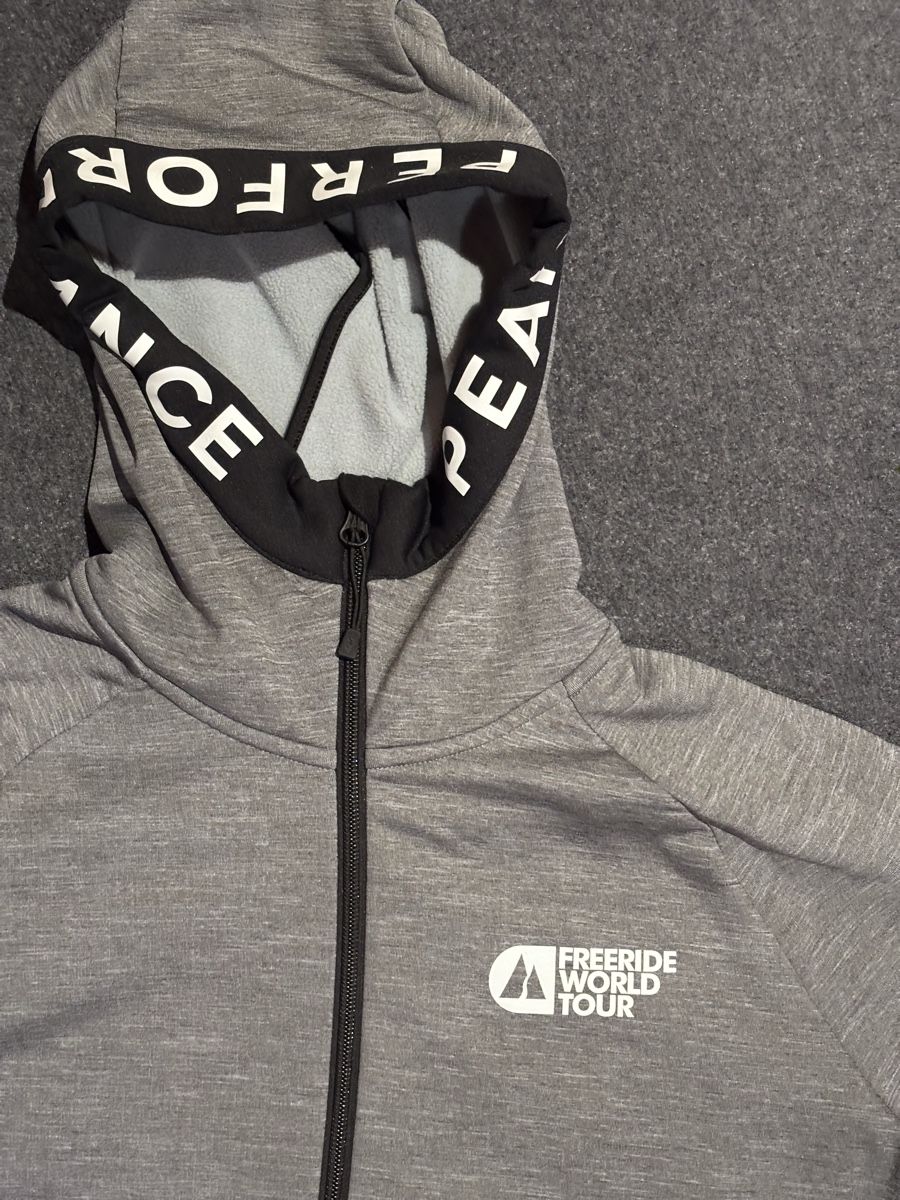Peak Performance Giacche: Peak Performance Hoodie – Usato da Mattstetten venduto da seven72 1