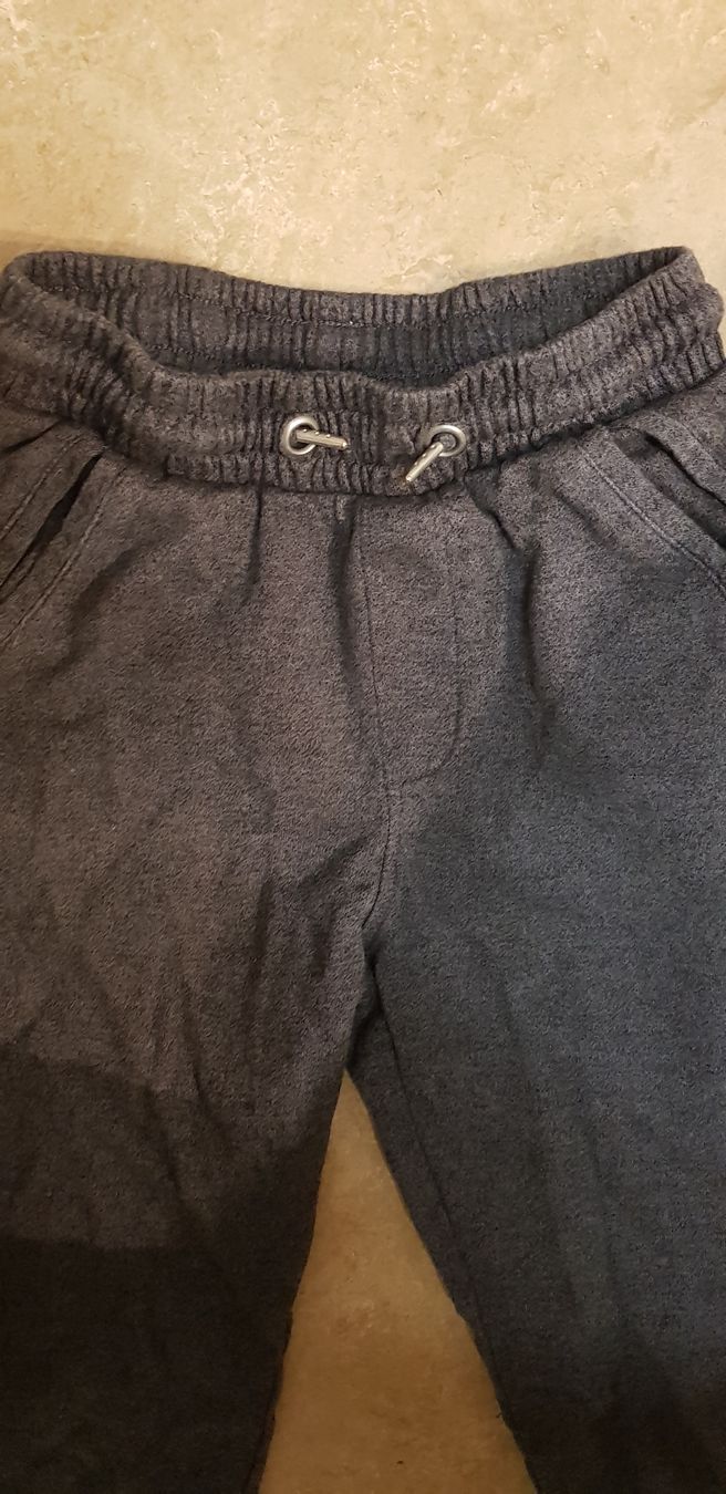 Pantaloni: Trainer Grösse 140 – Usato da Uznach venduto da Bilkev 1