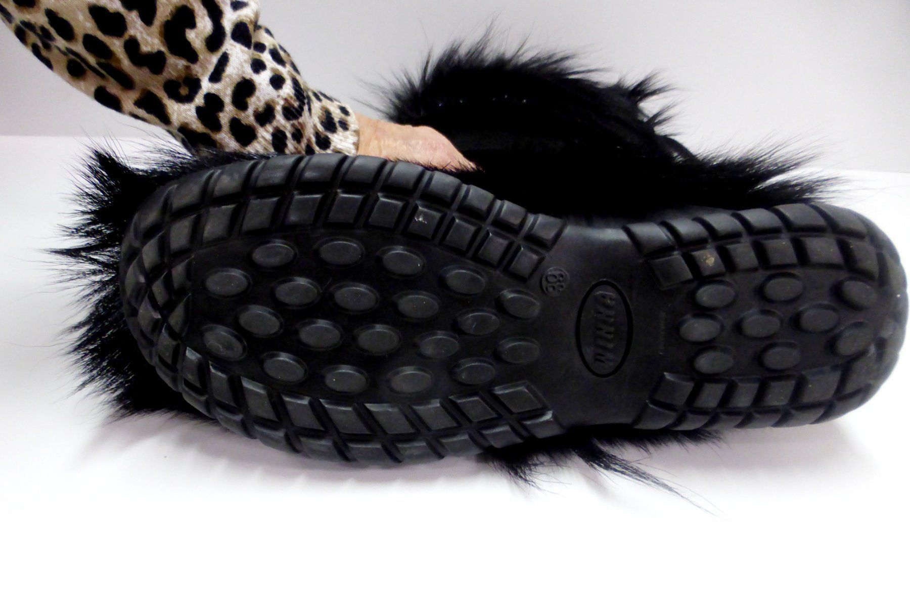 Scarpe da donna: DIAVOLEZZA Damenstiefel Fell Gr. 39 – Usato da Chur venduto da montaqua 5