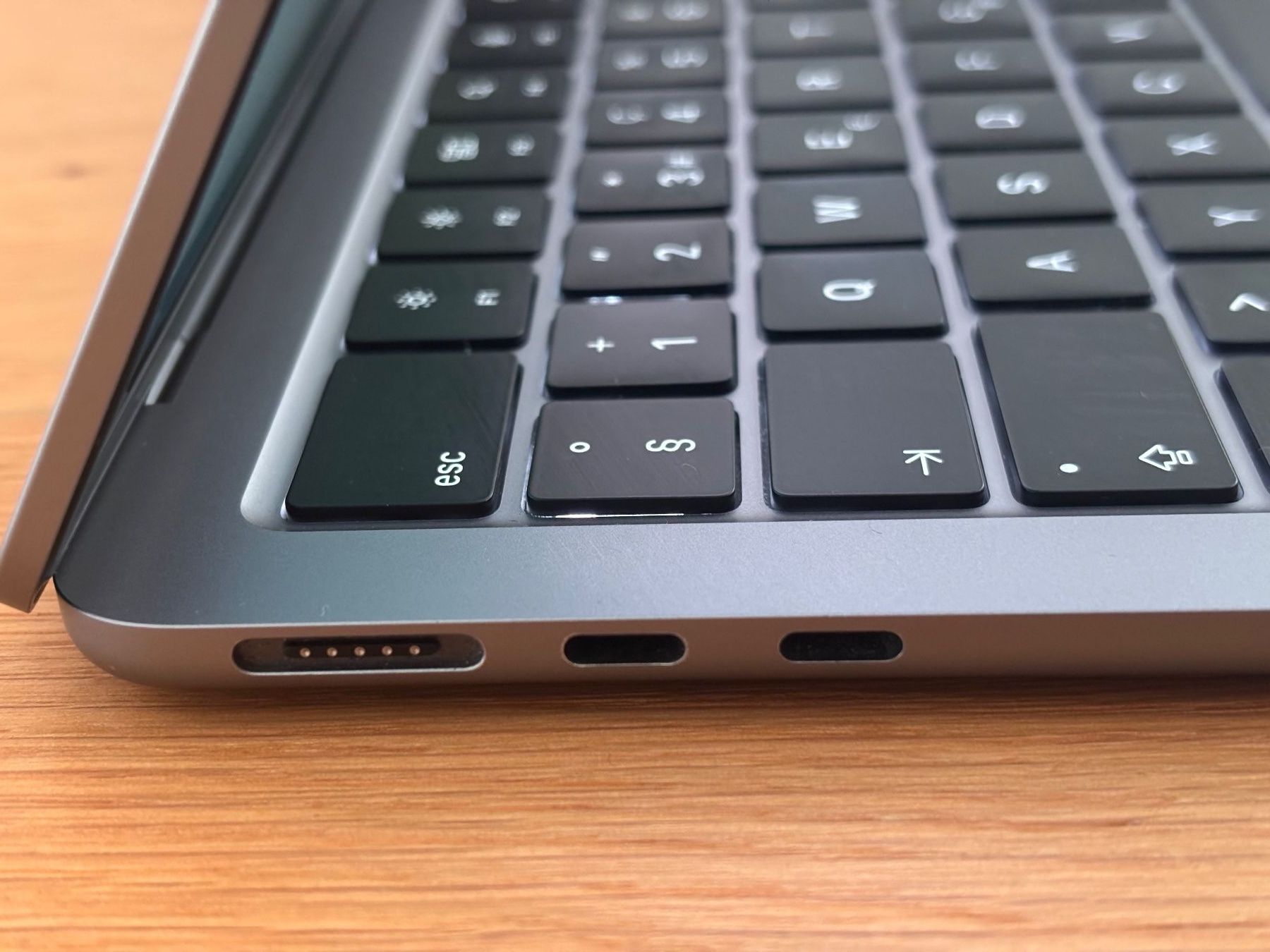Apple Notebook: Apple Macbook Air 2022 – Usato da Sursee venduto da DonutWorryBeHappy 4