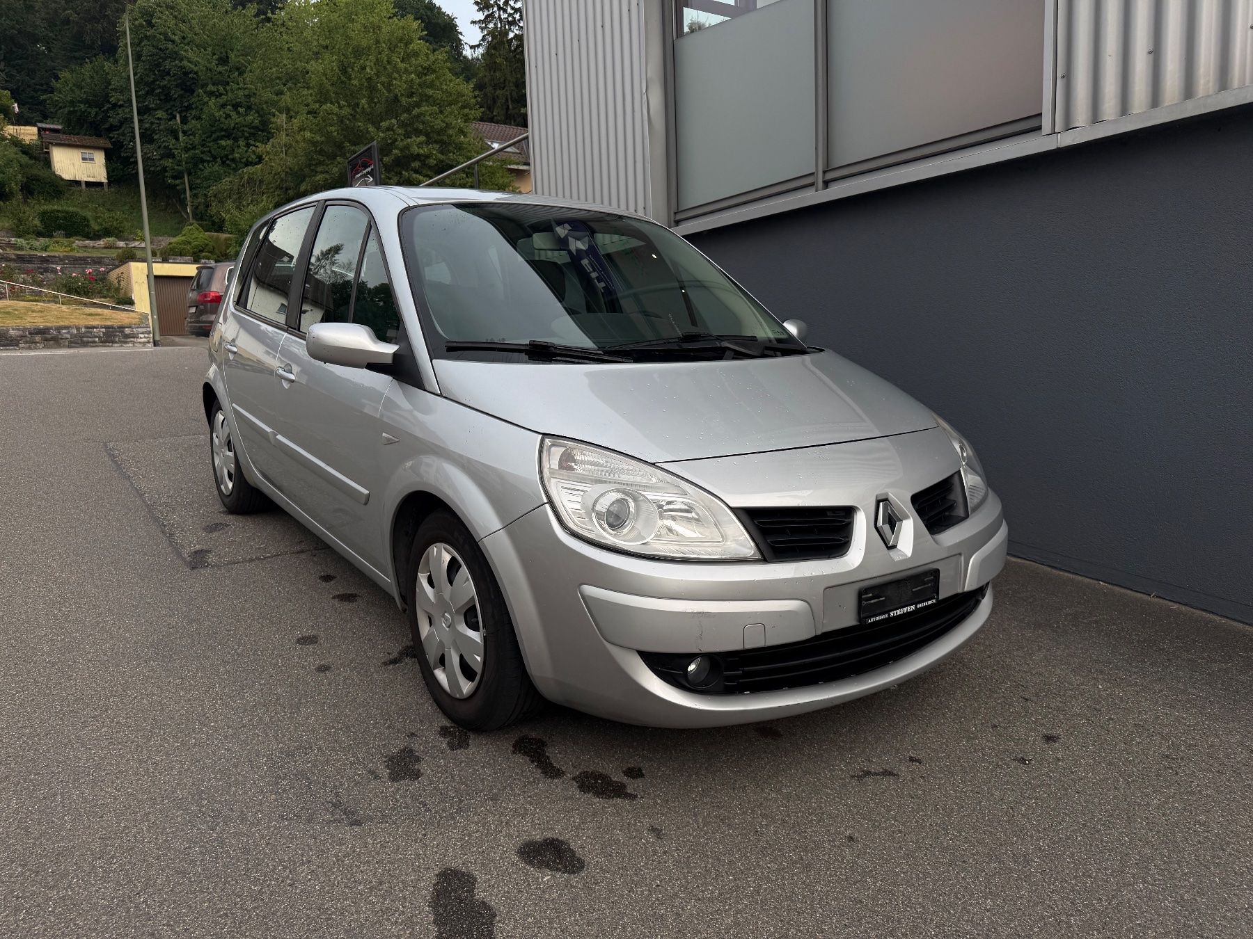 Renault Automobili: Renault Mégane Scénic II 2.0 16V Dynamique – Usato da Uettligen venduto da yan_f6nc 1