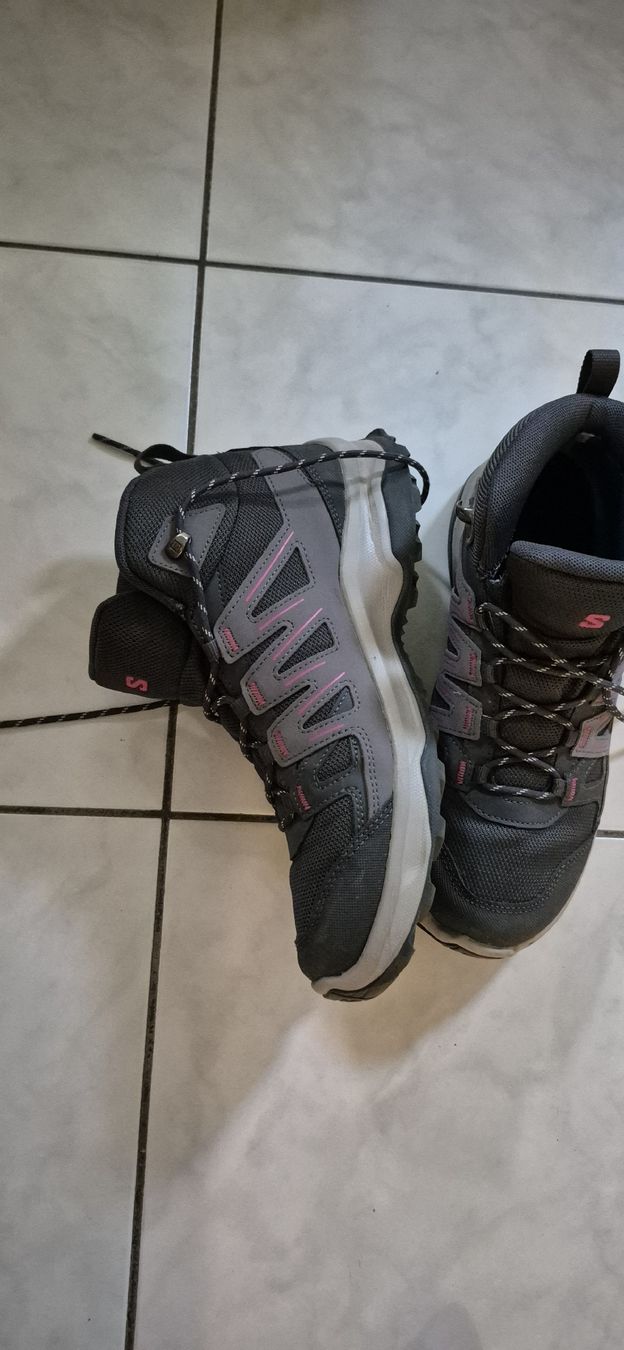 Salomon Chaussures femmes: Wanderschuhe – D'occasion à Gals par AnnaIvanova 1