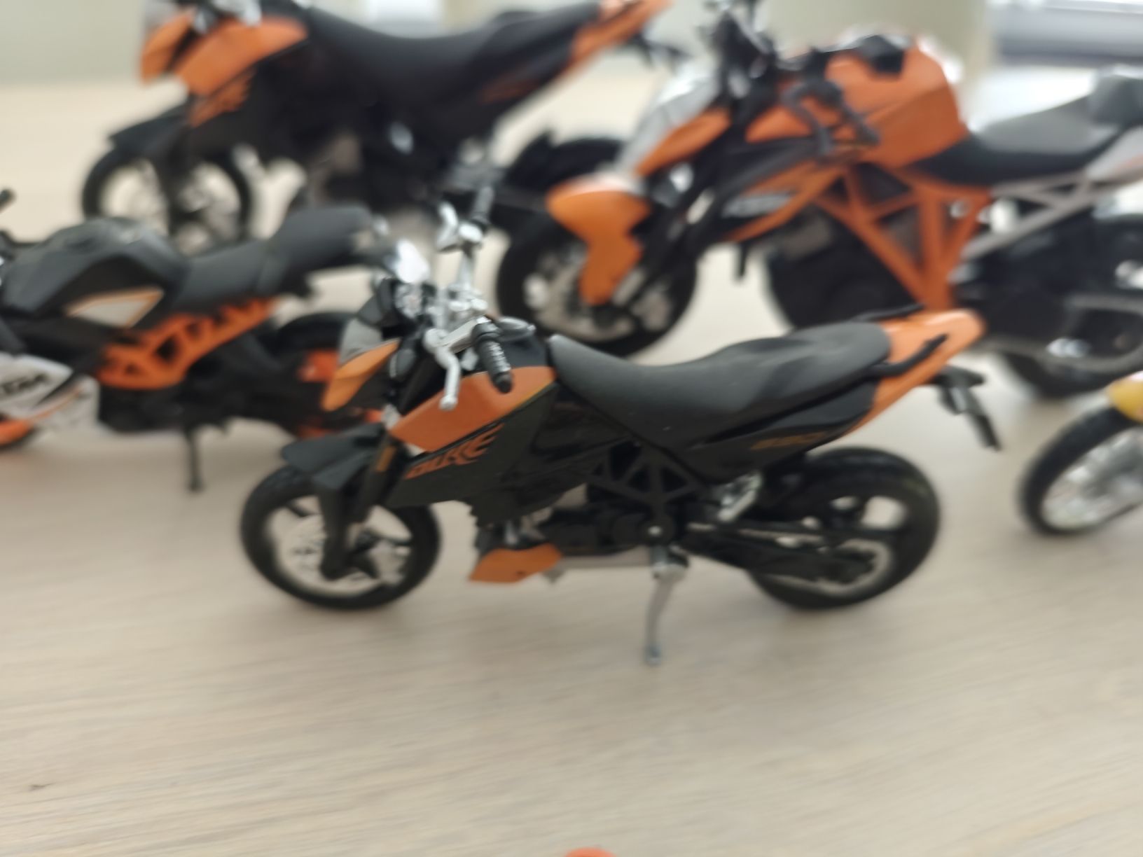 Kit di modellismo & Modellini statici: KTM Modell Sammlung mit Schlüssel Anhängern . – Nuovo (secondo la descrizione) da Zuckenriet venduto da bm2_88l9 2