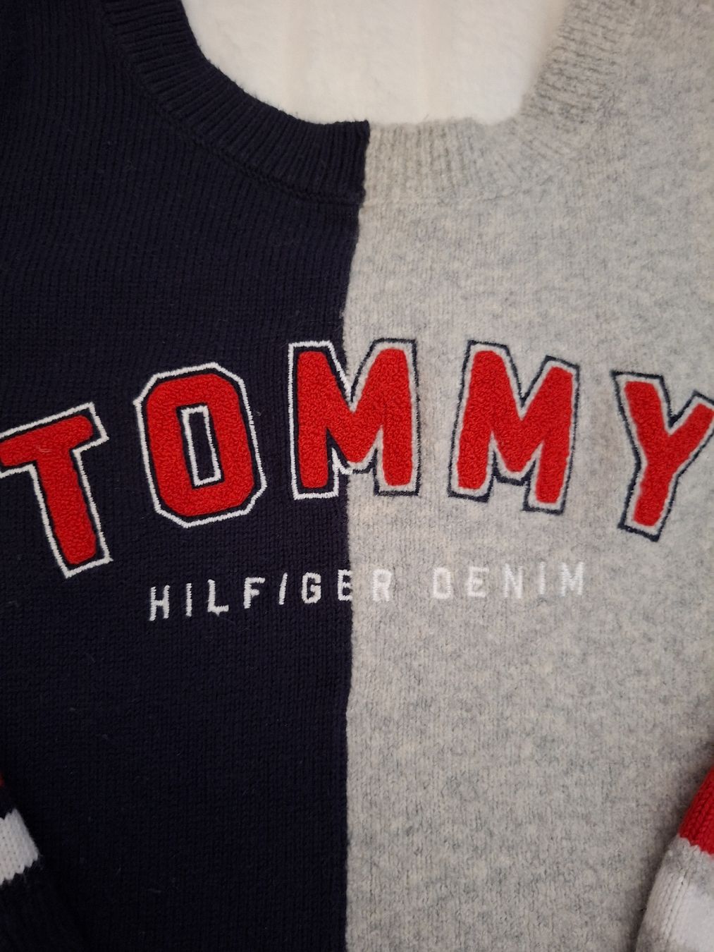 Tommy Hilfiger Maglioni & Felpe: Pull  Tommy Hilfiger Denim bicolore gris et bleu S – Usato da Renens VD venduto da ser_j2fn 1