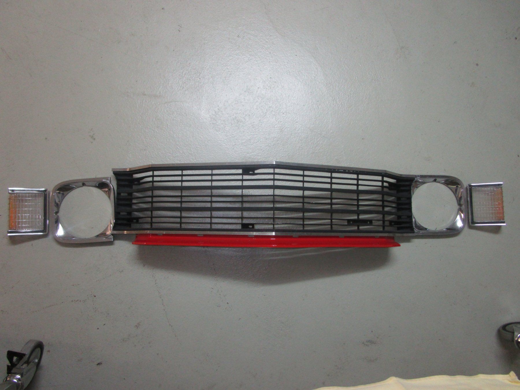 Chevrolet Alle Autoersatzteile: Chevrolet Chevelle 1972 Front Parts – Gebraucht aus Volketswil von Scoobi500
