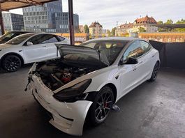 Unfallschaden Tesla Model 3