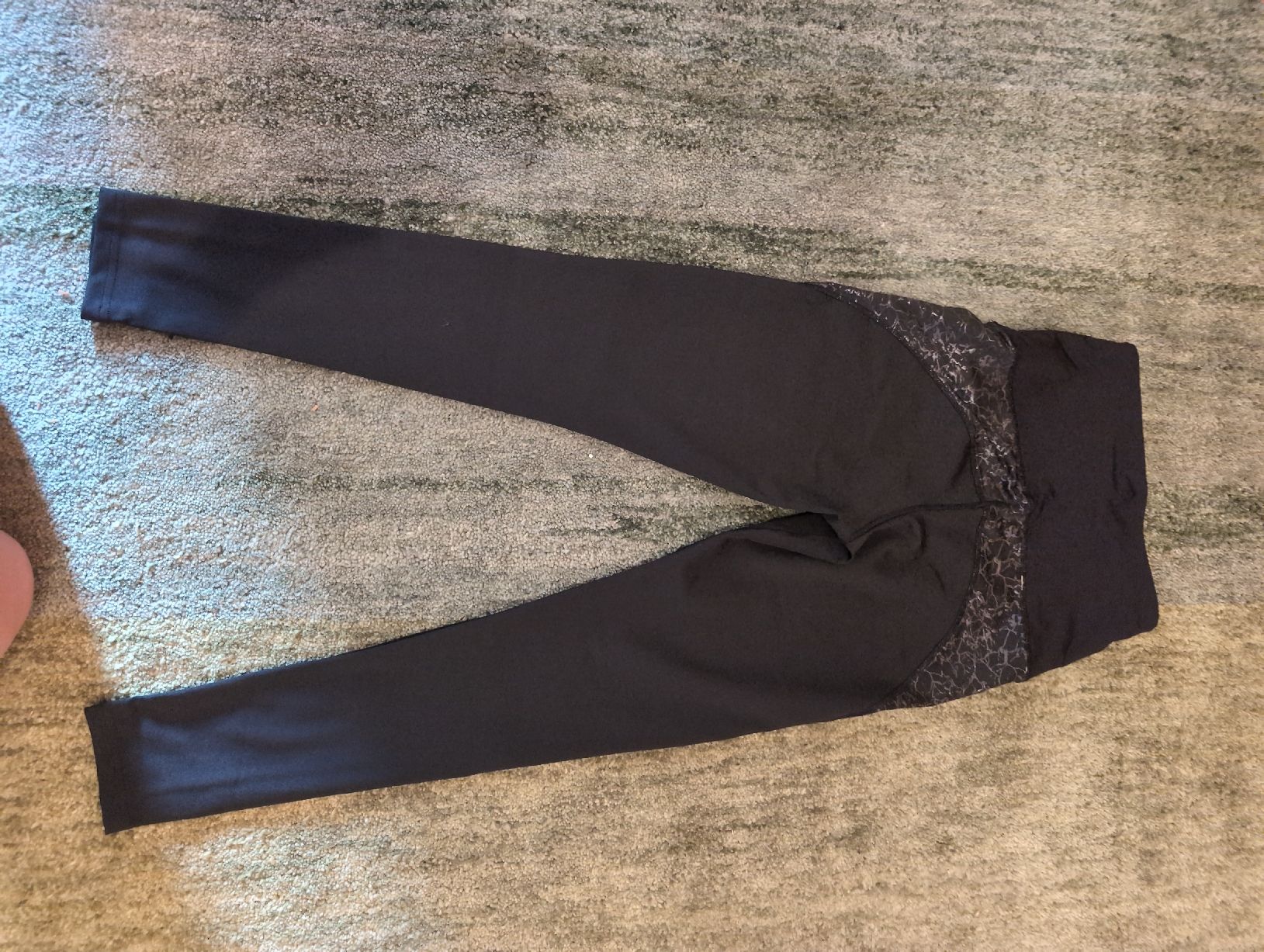Leggings: Sporthose Damen Victory Grösse S schwarz – Usato da Besenbüren venduto da ram_z8pp 1