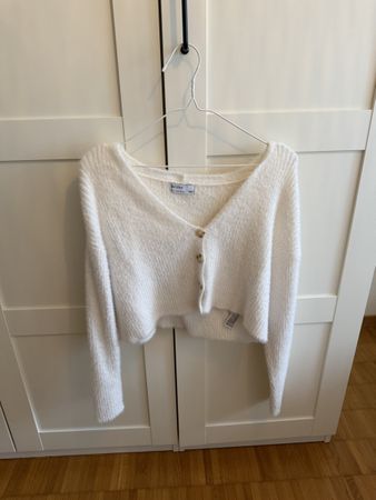 Bershka flauschiger Cardigan Creme / Off-White – Grösse S