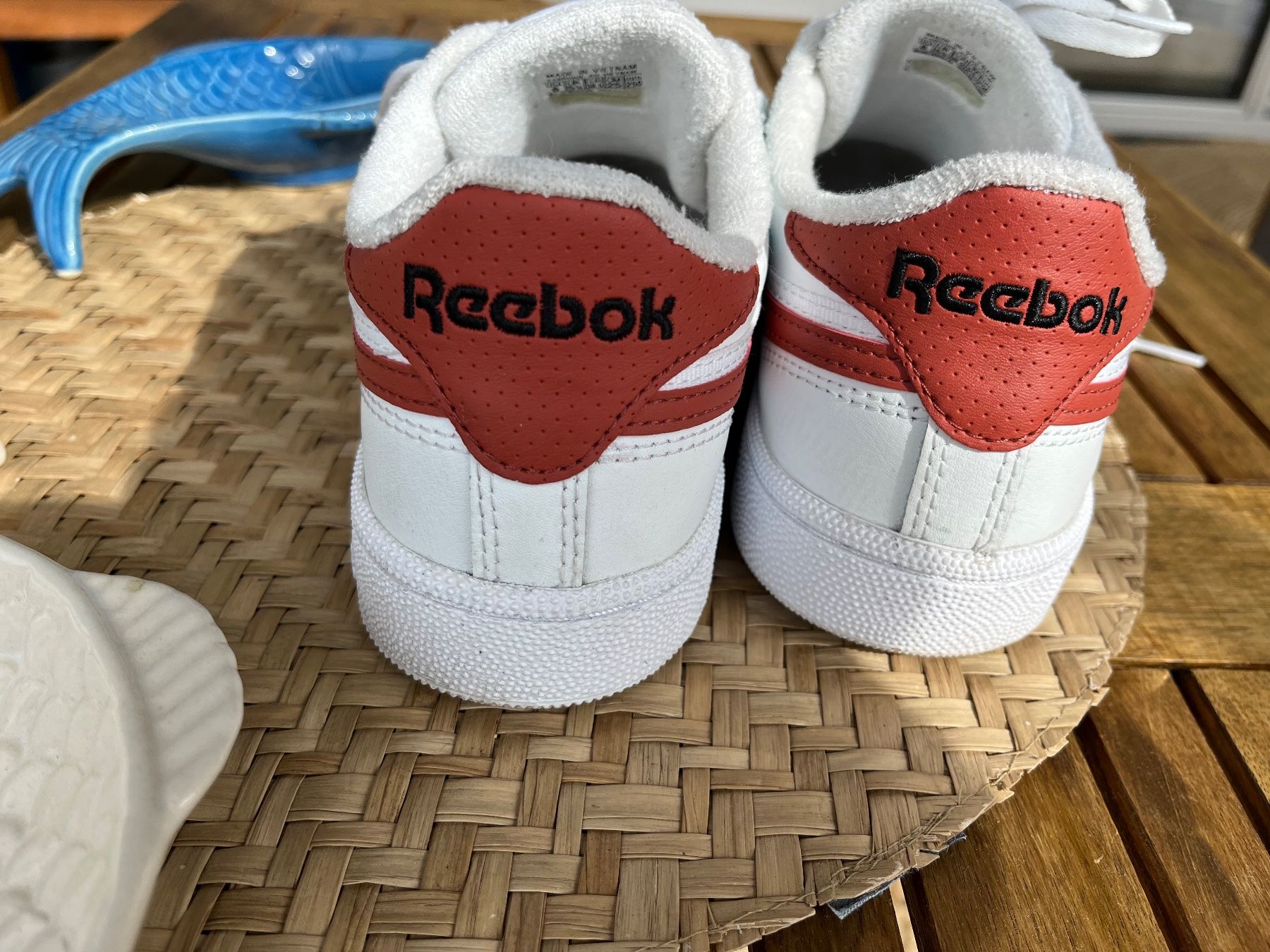 Reebok Herrenschuhe: Reebok 38.5 weiss und rot Sneakers – Gebraucht aus Zürich von maral787 1