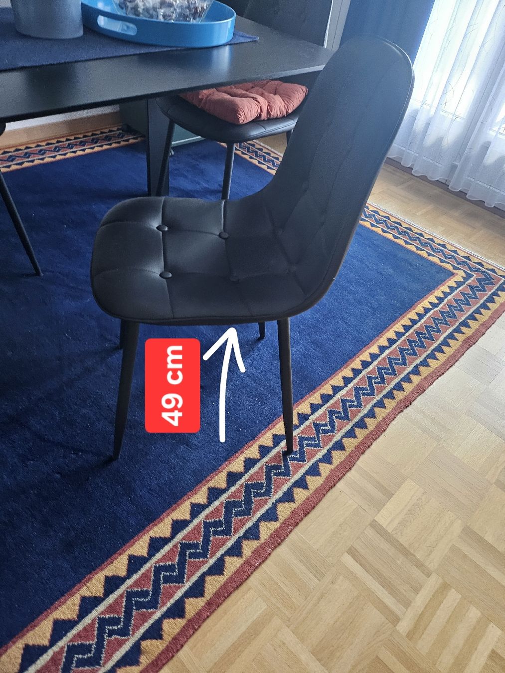 Livique Chaises: à vendre 6 chaises de salle à manger – D'occasion à Biel/Bienne par MOUSTIQUE11 1