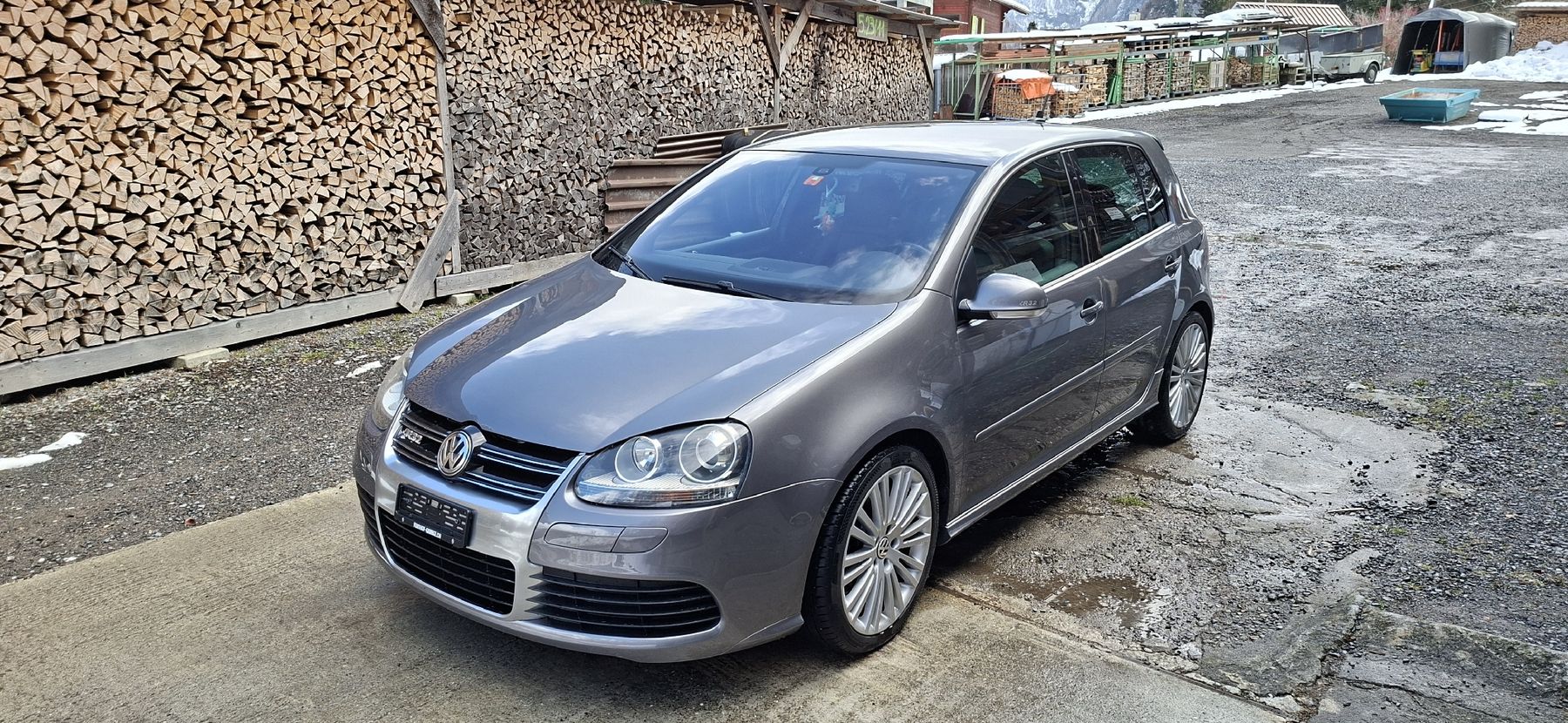 VW Automobili: VW Golf 5 R32 – Usato da Wilderswil venduto da Stoneway 1
