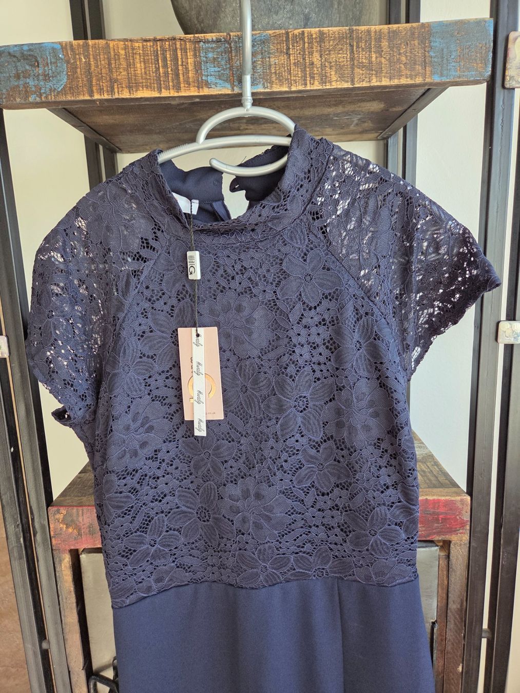 Wal G. Vestiti: Wal G aus England, elegantes Kleid – Nuovo (secondo la descrizione) da Hinwil venduto da Mauso1 1