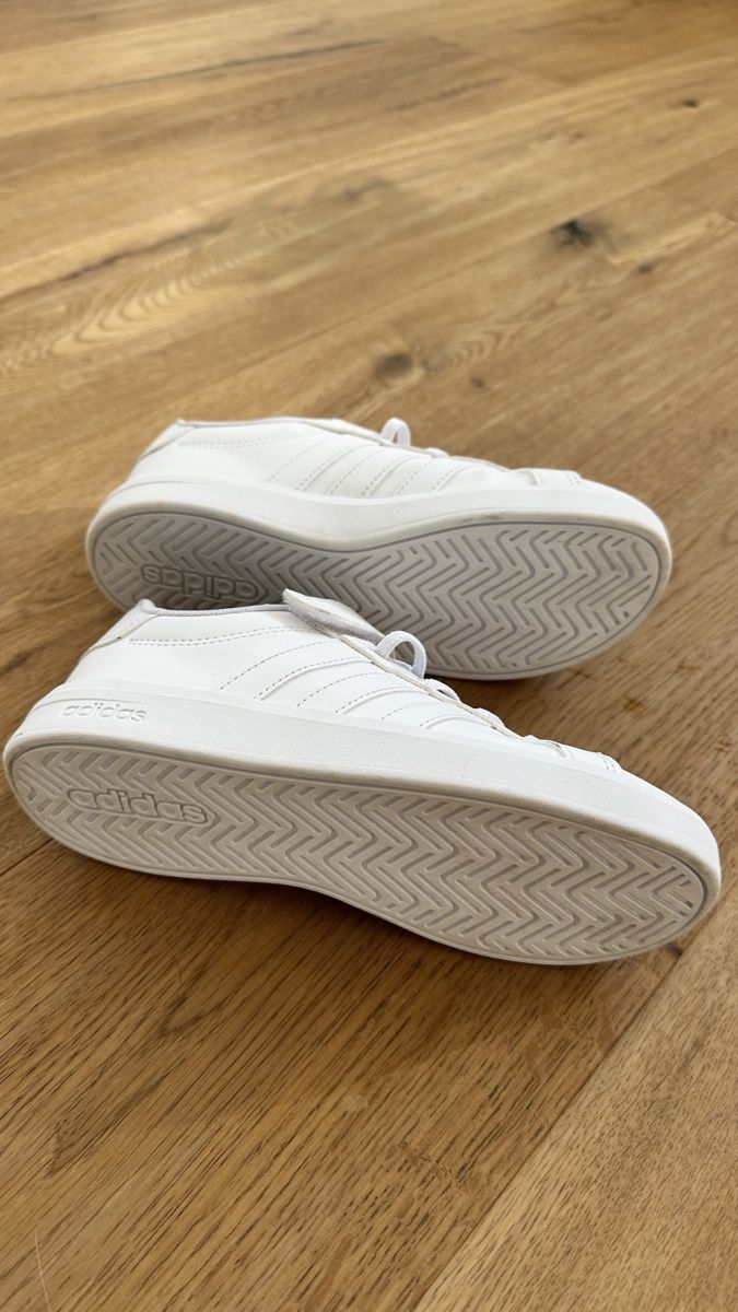 Adidas Scarpe per ragazzi: Baskets Adidas blanches, taille enfant – Usato da Commugny venduto da rus_my8v 2