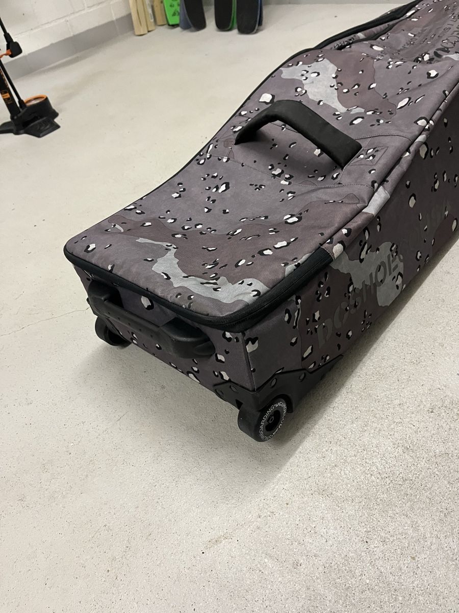 Boards: DC Snowboard Bag mit Rollen – D'occasion à Bönigen par Bergeli 5