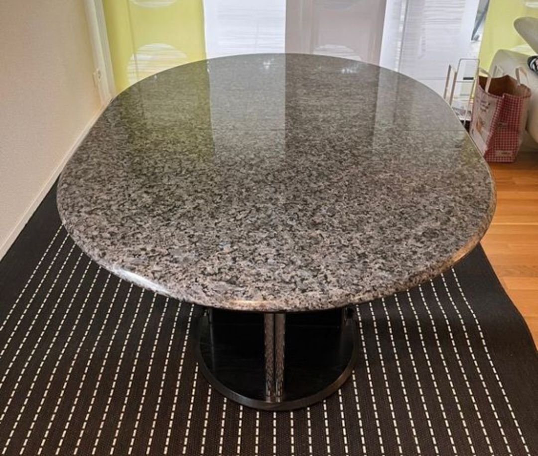 Tavoli: Granite Dining Table – Usato da Adliswil venduto da Nazia1981 1