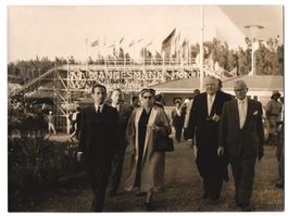 Fotografie Ludwig Erhard nebst der Kaise