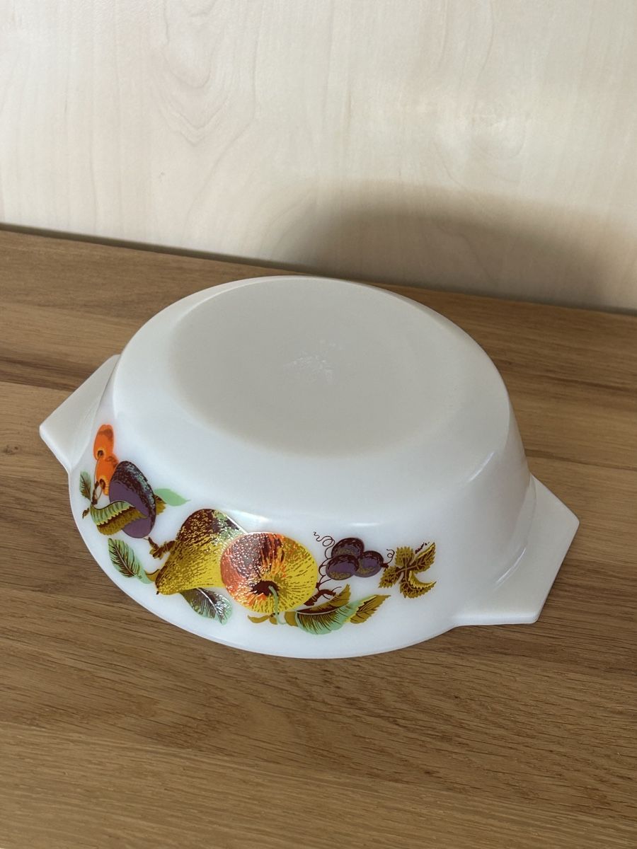 Pyrex Pentole: Vintage JAJ Pyrex Kent Orchard 505 mit Glasdeckel – Usato da Wettingen venduto da Mmccl 2