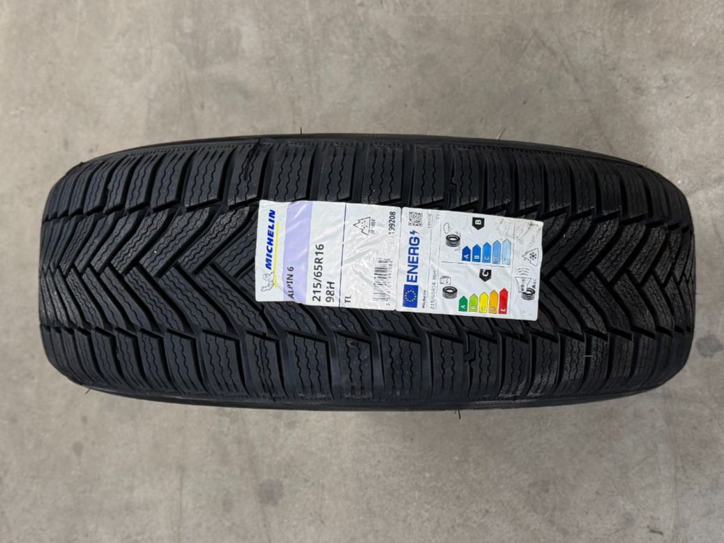 Michelin Pneumatici & Ruote complete: Winterkompletträder mit Stahlfelge – Usato da Biel/Bienne venduto da orpundgarage 1