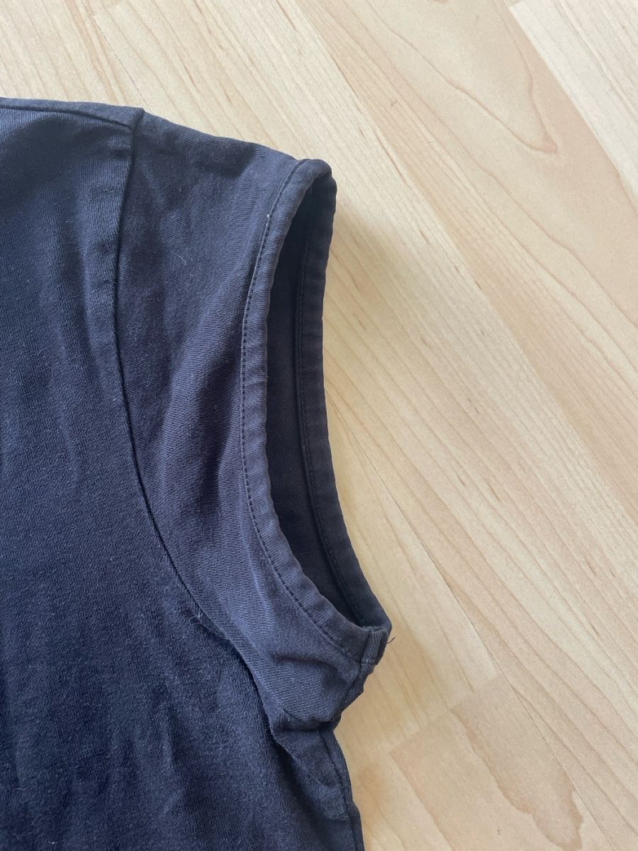 Gymshark Tops: Gymshark Crop Top, Schwarz, Grösse S-M – Gebraucht aus Sissach von nelimas 1